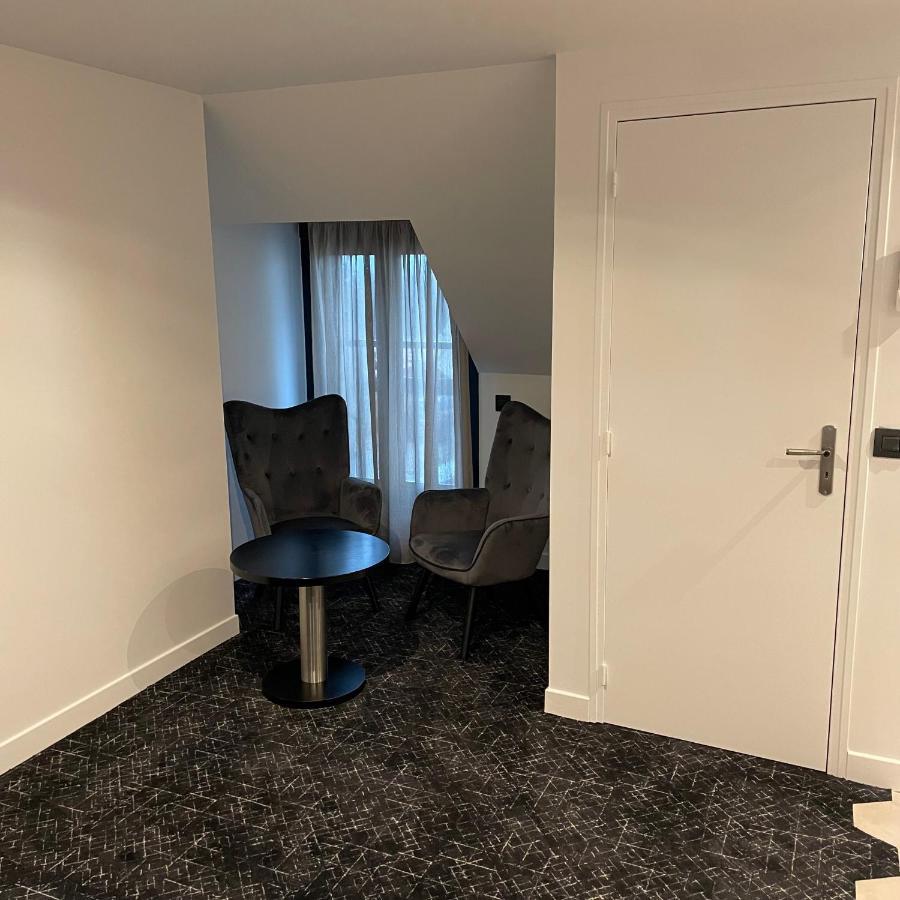 Le Sainte Jeanne Hotel Cormeilles-en-Vexin Bagian luar foto