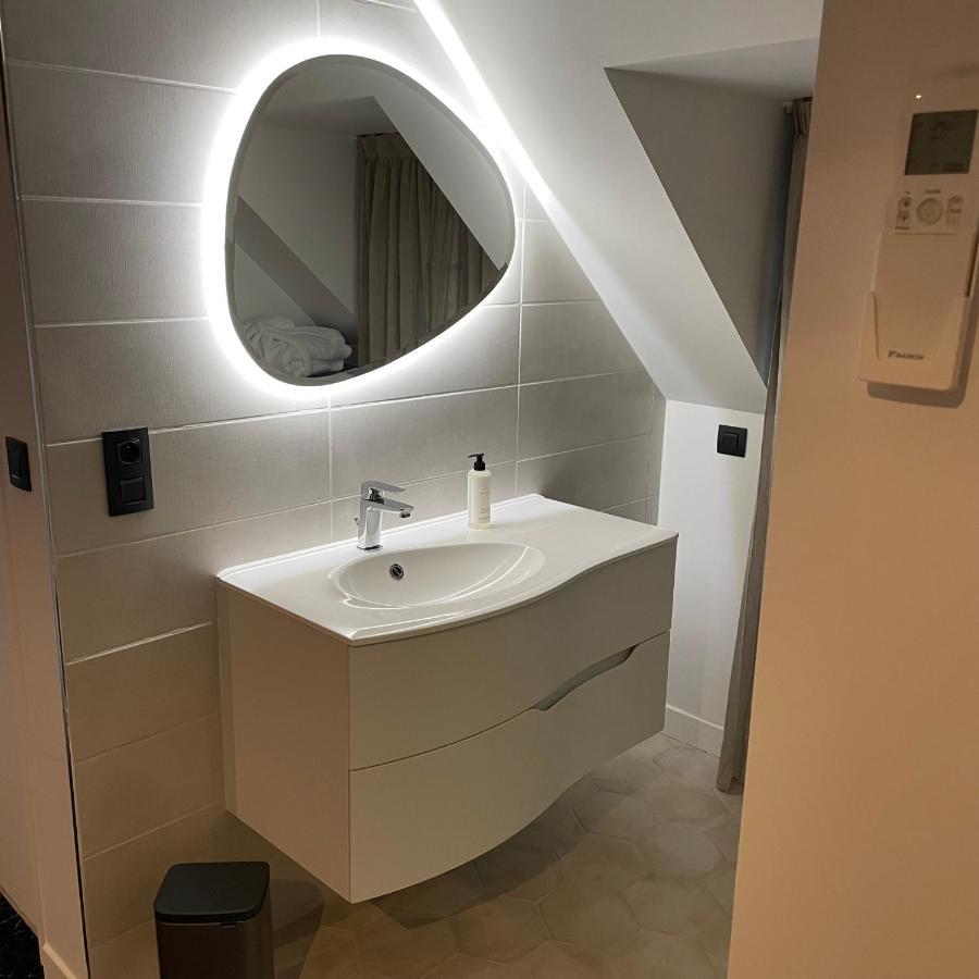 Le Sainte Jeanne Hotel Cormeilles-en-Vexin Bagian luar foto